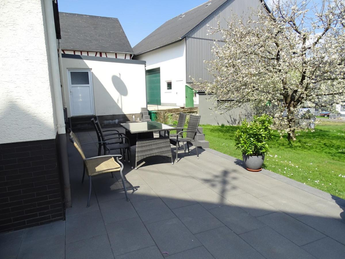 Ferienhaus Leo Blankenrath Bagian luar foto