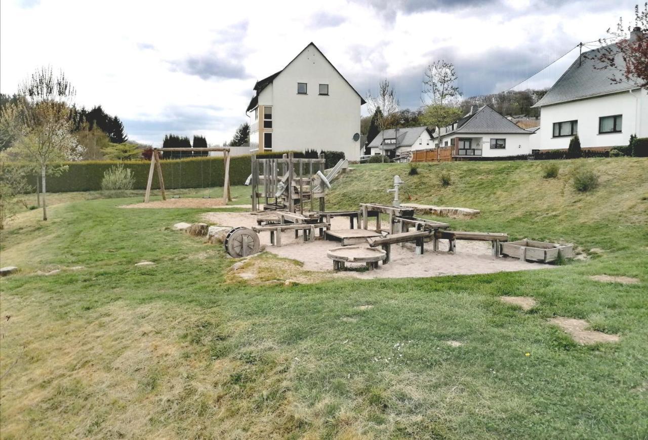 Ferienhaus Leo Blankenrath Bagian luar foto